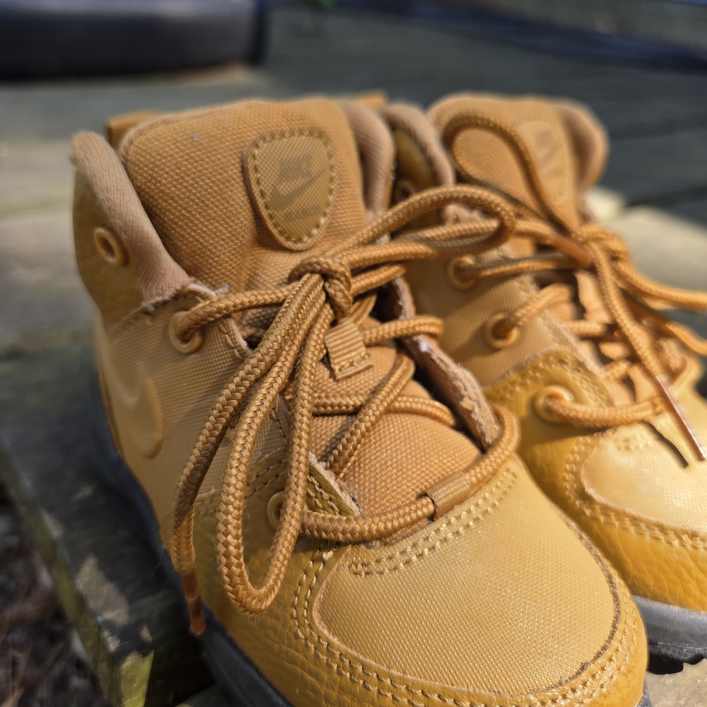Nike Tan Sneakers Durable
